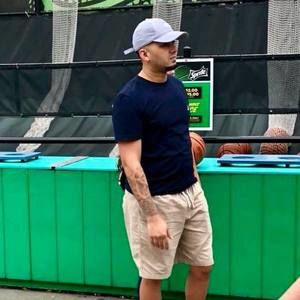 Meet your Posher, Eric